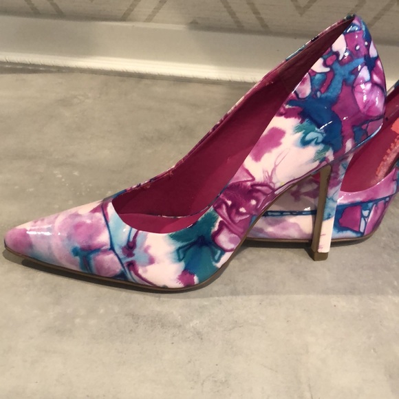 Bcbgeneration purple watercolor pointed toe heels size 8 - Picture 11 of 13